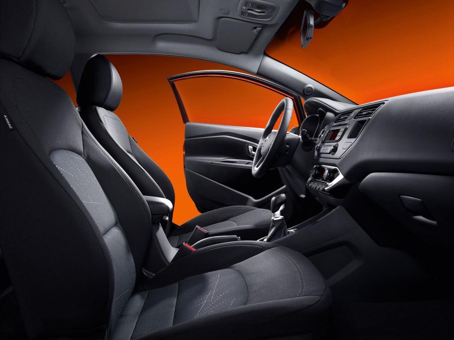  Kia Rio 3-Door 2011 года  (фото 2 из 8)